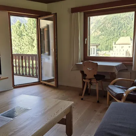 Chesa Blais 7 Apartman *